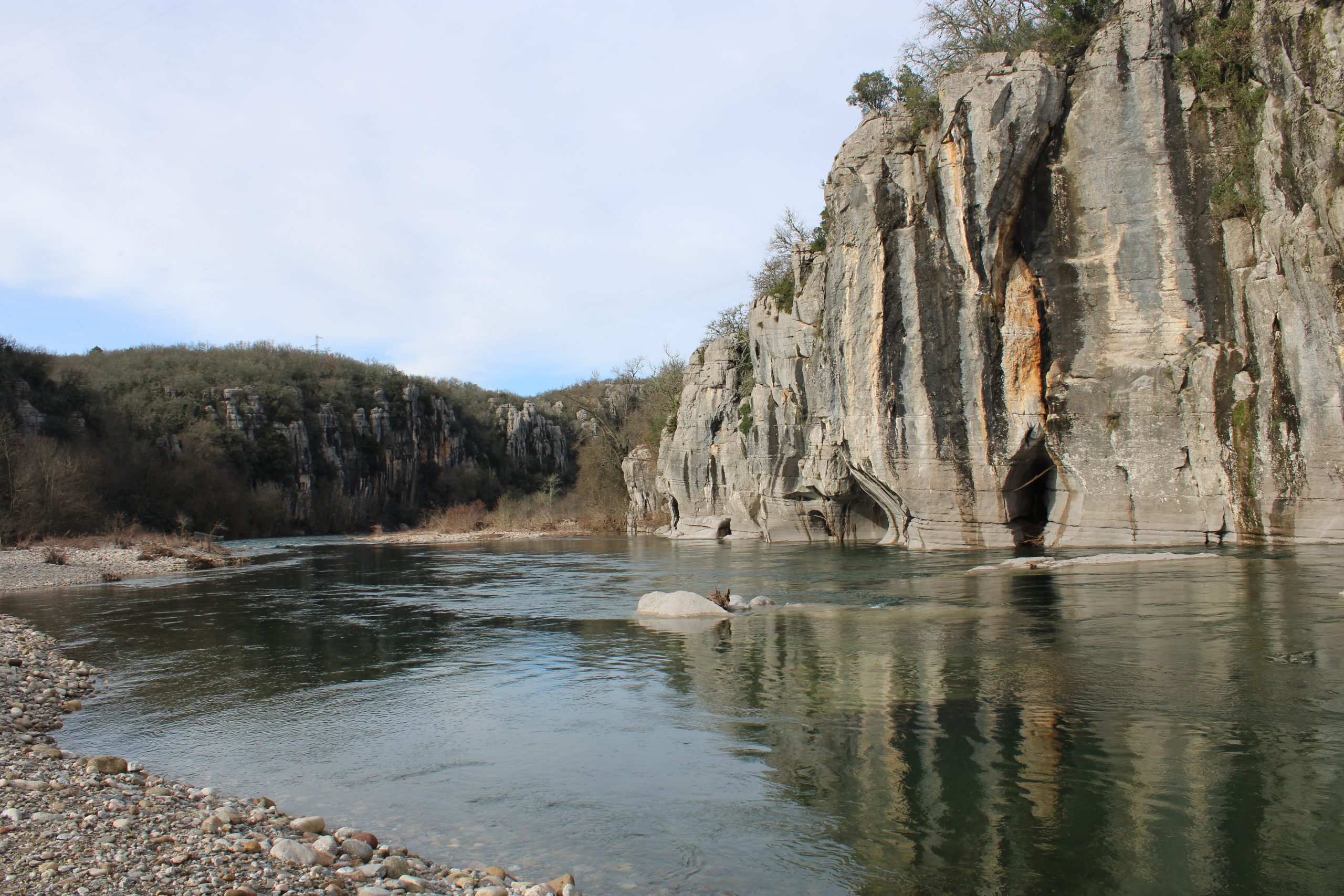 Presqu&rsquo;île de Casteljau – La grotte du Renard